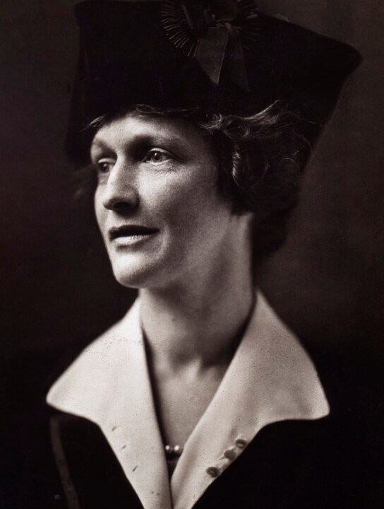 Nancy-Astor-National Portrait Gallery