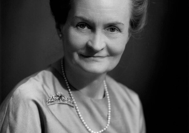 Betty Harvie Anderson by Bassano